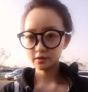 做了v－line瓜子臉手術(shù)八個月了，果很好，看看前后對比照片吧~