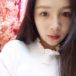 做了自體脂肪填充面部，臉部一下子就飽滿了不少!