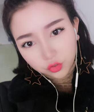 隆鼻手術(shù)剛好一個月了