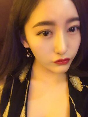 硅膠隆鼻+去眼袋前后對(duì)比果十分明X