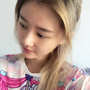 硅膠隆鼻2個月啦，8000元做的哦!