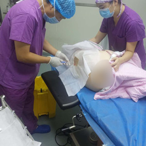 青?？等A馮相周醫(yī)生大腿抽脂案例分享