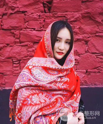 面部埋埋蛋白線.提升前后對(duì)比照片，皮膚緊致了不少