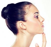 墊下巴用什么材料好？墊下巴什么材料喜歡？