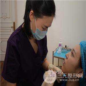 玻尿酸隆下巴對(duì)比