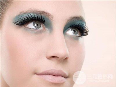 做上瞼皮膚松弛矯正費(fèi)用多少錢(qián)