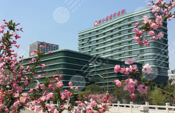 嘉興榮軍醫(yī)院美容科怎么樣？價格表祛眼袋案例