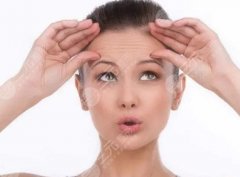 如何去抬頭紋的方法有哪些？這幾個小竅門輕松幫你解決！