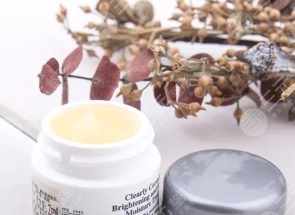 科顏氏集煥白凈潤透白保濕霜