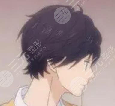 三七分卷發(fā)發(fā)型