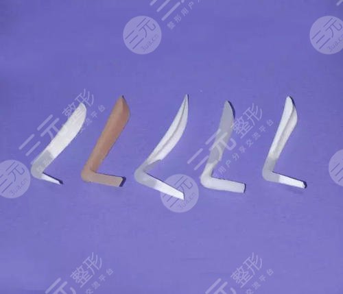 硅膠假體隆鼻怎么樣?