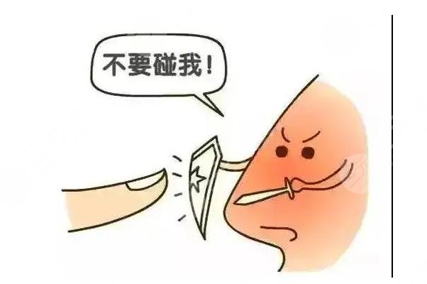 硅膠假體隆鼻怎么樣?