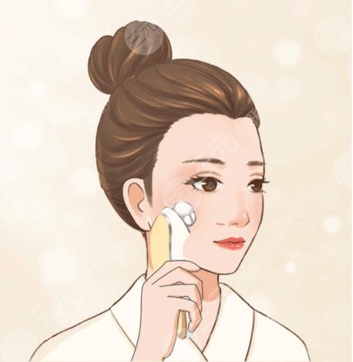 　　美容儀管用嗎?美容儀是一種在醫(yī)美領(lǐng)域中常見的美容設(shè)備，其采用微電流、射頻、激光等技術(shù)，可針對(duì)不同肌膚問題進(jìn)行緩解，包括改良皮膚松弛、淡化皺紋、淡化色斑、提亮膚色等。隨著醫(yī)美技術(shù)的不斷發(fā)展，美容儀的種類也越來越多，價(jià)格也越來越親民，越來越多的人開始選擇在家使用美容儀來進(jìn)行皮膚護(hù)理。美容儀的功效因設(shè)備類型、技術(shù)原理等因素而異。下面，我們來看看不同類型的美容儀，以及它們?cè)卺t(yī)美領(lǐng)域中的應(yīng)用和效果。  　　一、美容儀分類及效果  　　1、射頻美容儀  　　射頻美容儀是一種利用高頻電流產(chǎn)生的熱能來刺激膠原蛋白再生，從而達(dá)到緊致肌膚的效果。射頻美容儀主要用于改良皮膚松弛、淡化細(xì)紋、改良面部輪廓等方面。經(jīng)過長(zhǎng)期的緩解，能夠取得較好的效果。  　　2、微電流美容儀  　　微電流美容儀利用微弱電流刺激肌膚細(xì)胞活力，促進(jìn)肌膚代謝，增強(qiáng)肌膚彈性，達(dá)到緊致皮膚、淡化皺紋的效果。由于微電流美容儀刺激力度微弱，緩解需要長(zhǎng)時(shí)間持續(xù)進(jìn)行。  　　3、激光美容儀  　　激光美容儀利用激光能量刺激膠原蛋白再生，達(dá)到提亮膚色、淡化色斑、淡化皺紋等效果。不過，激光美容儀需要嚴(yán)格控制能量強(qiáng)度和緩解時(shí)間，過度緩解可能會(huì)造成皮膚損傷。  　　二、美容儀注意事項(xiàng)  　　1、皮膚清潔  　　使用美容儀前需要將皮膚清潔干凈，以免污垢和油脂影響美容儀的效果和安全性。  　　2、使用前進(jìn)行測(cè)試  　　使用美容儀前，建議進(jìn)行皮膚測(cè)試。將美容儀的探頭輕輕貼在手臂上，逐漸調(diào)節(jié)強(qiáng)度，測(cè)試感受舒適度和刺激力度。  　　3、正確的使用方法  　　美容儀使用時(shí)需要按照說明書上的步驟進(jìn)行，不要超時(shí)或者過度用力，避免對(duì)皮膚造成損傷。  　　4、使用后保養(yǎng)  　　緩解后，需要進(jìn)行皮膚保養(yǎng)，如敷面膜、涂護(hù)膚品等，保持皮膚水潤(rùn)和養(yǎng)護(hù)。  　　三、美容儀適用人群  　　1、年齡在25歲以上的人群，由于年齡的增長(zhǎng)，皮膚自我修復(fù)的能力逐漸下降，需要額外的保養(yǎng)來維持皮膚的健康和美觀。  　　2、膚質(zhì)干燥、敏感、暗沉、有皺紋等肌膚問題的人群，這些人群皮膚需要更加細(xì)致的護(hù)理，美容儀能夠提供針對(duì)性的緩解，促進(jìn)肌膚代謝，增強(qiáng)皮膚免疫力。  　　3、希望在家中進(jìn)行簡(jiǎn)單護(hù)理的人群，對(duì)于一些忙于工作或照顧家庭的人來說，到美容院進(jìn)行專業(yè)護(hù)理可能不太方便，使用美容儀能夠在家中自行完成。  　　4、在醫(yī)美機(jī)構(gòu)進(jìn)行緩解后需要進(jìn)行后續(xù)護(hù)理的人群，一些醫(yī)美機(jī)構(gòu)的醫(yī)生或護(hù)士會(huì)建議求美者在緩解后使用美容儀進(jìn)行維護(hù)和加速恢復(fù)。  　　綜合來看，美容儀的效果因設(shè)備類型、技術(shù)原理、緩解時(shí)間等因素而異，需要根據(jù)個(gè)人膚質(zhì)和肌膚問題選擇適合的美容儀進(jìn)行緩解。此外，為了緩解效果和安全性，使用美容儀需要遵循說明書上的操作指導(dǎo)，不可盲目使用或過度緩解。