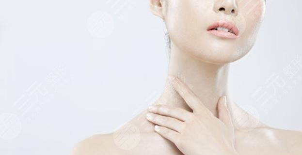 頸紋是什么原因造成的？