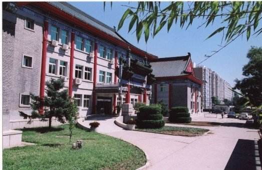 八大處整形醫(yī)院開內(nèi)眼角價格查詢！收費標準&好評醫(yī)生3位介紹~