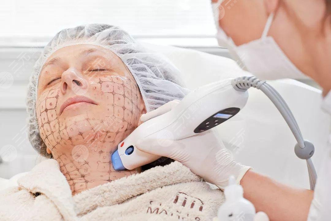 頸部皮膚松弛有什么辦法可以改良？