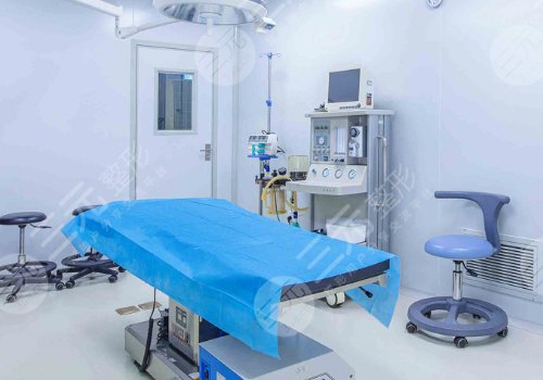 汕頭市中心醫(yī)院假體隆鼻價(jià)格