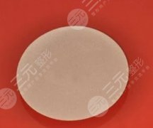 乳房假體取出后要束胸嗎？胸部的假體多久可以取出？