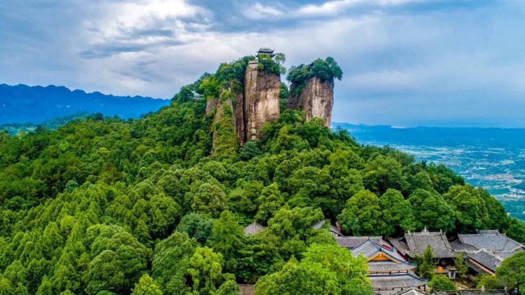 讀李白 游神州丨跟著李白去旅游中華文化主題旅游線路正式發(fā)布，一起開啟詩意文化之旅。